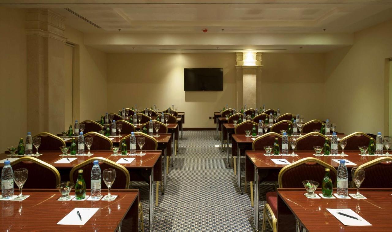 Radisson Blu Hotel, Dhahran Al Khobar Exterior photo