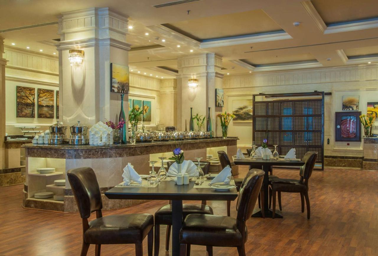 Radisson Blu Hotel, Dhahran Al Khobar Exterior photo