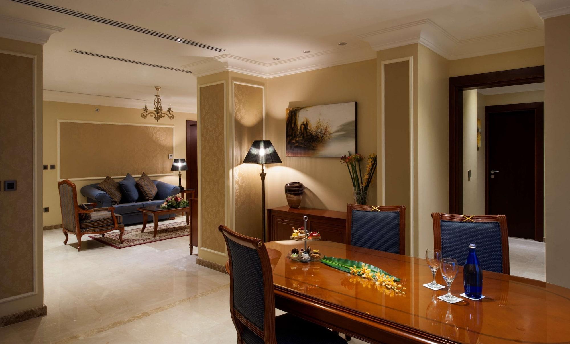 Radisson Blu Hotel, Dhahran Al Khobar Exterior photo